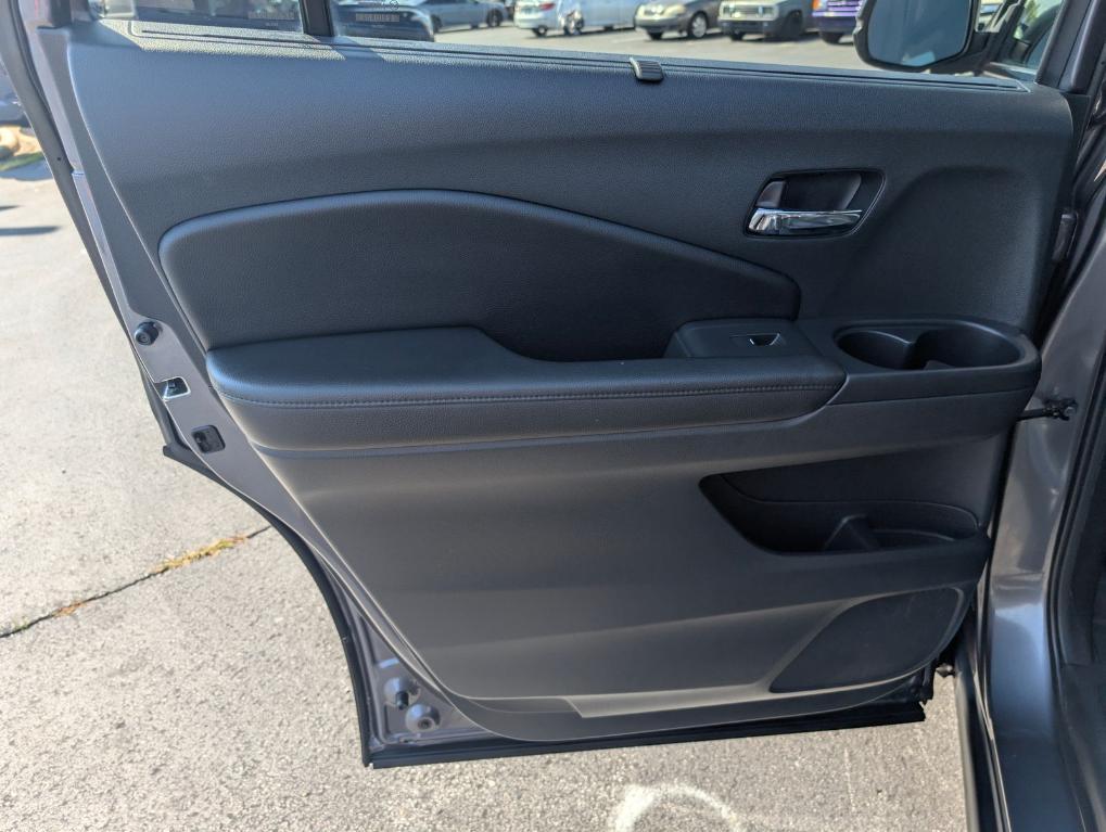 2022 Gray Honda Pilot