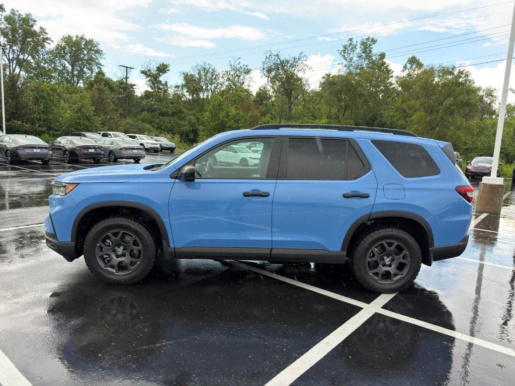 used 2025 Honda Pilot car, priced at $44,326