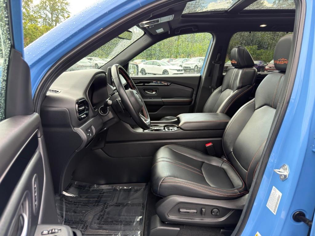 used 2025 Honda Pilot car, priced at $44,326
