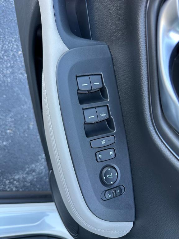 new 2026 Honda HR-V car, priced at $29,605