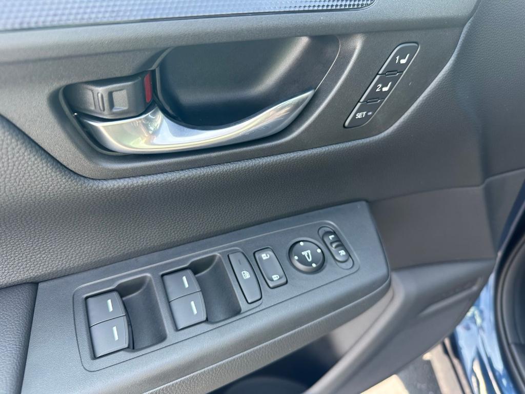 new 2026 Honda CR-V Hybrid car, priced at $41,675