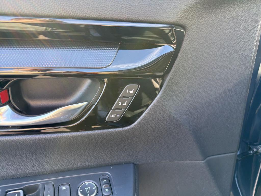 used 2024 Honda CR-V car, priced at $32,900