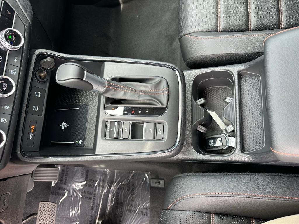 new 2026 Honda CR-V Hybrid car, priced at $41,675