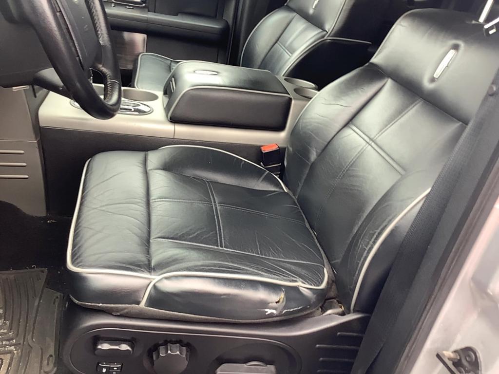 used 2007 Lincoln Mark LT car, priced at $7,995
