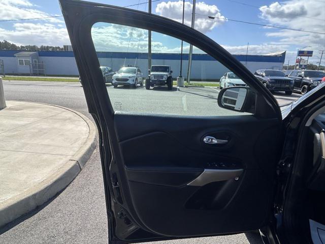 used 2018 Jeep Cherokee car, priced at $15,866