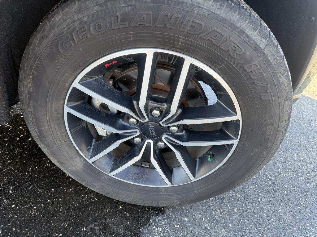 used 2020 Jeep Grand Cherokee car, priced at $22,900