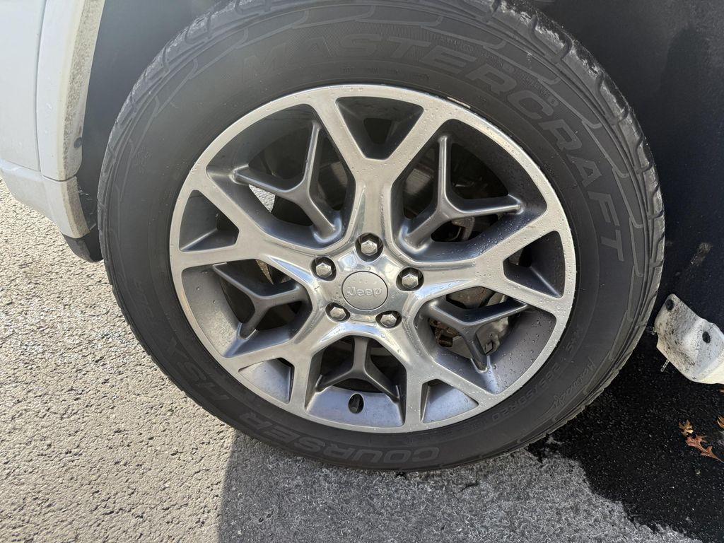 used 2020 Jeep Grand Cherokee car, priced at $23,895