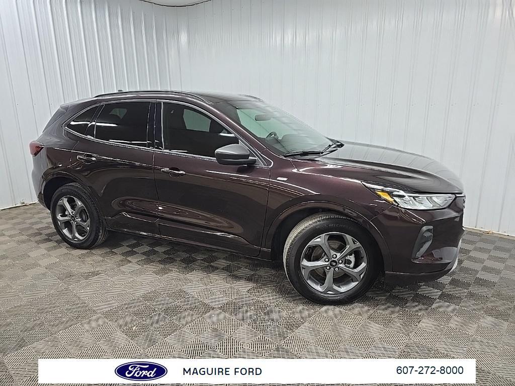 used 2023 Ford Escape car, priced at $20,999