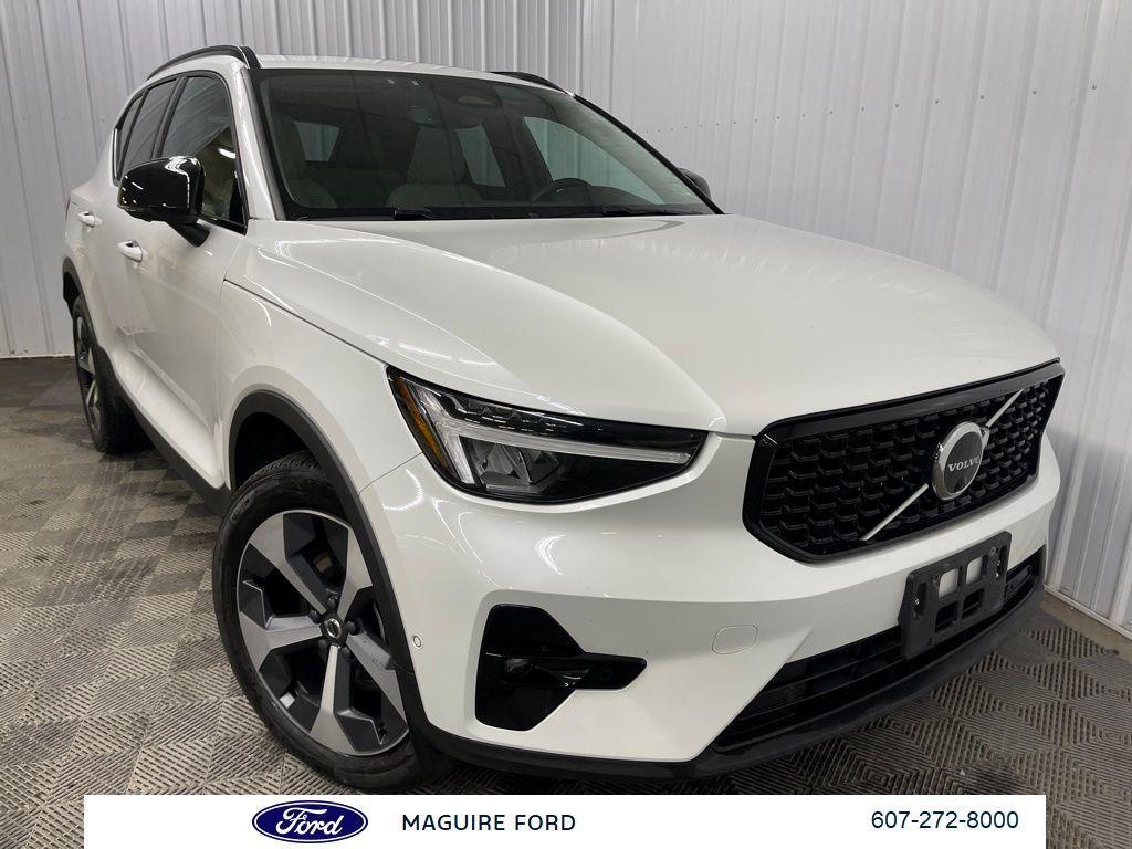 used 2023 Volvo XC40 car, priced at $31,499