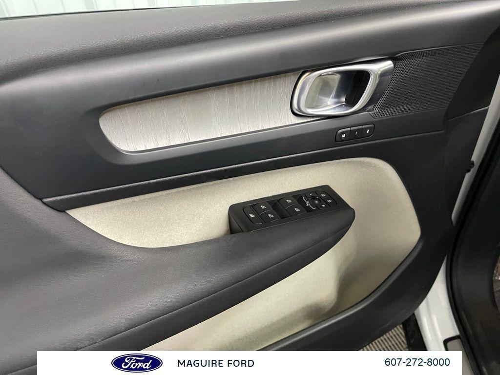 used 2023 Volvo XC40 car, priced at $31,499