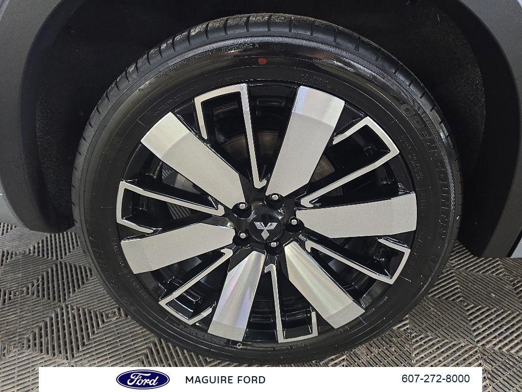 used 2025 Mitsubishi Outlander car, priced at $34,499