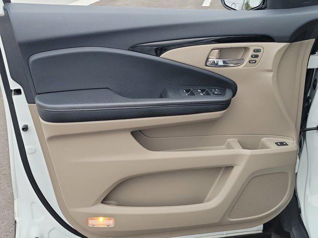 used 2022 Honda Pilot car, priced at $27,252