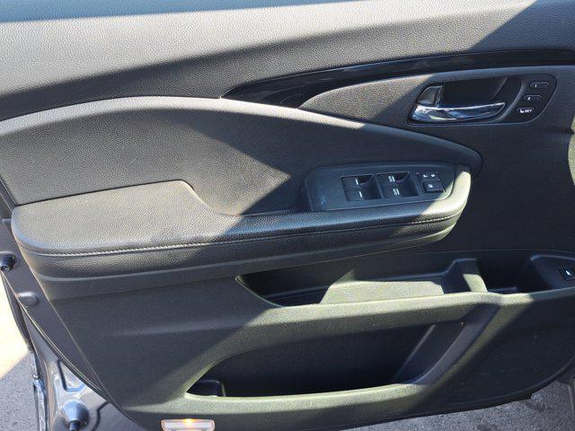 used 2022 Honda Pilot car, priced at $32,793