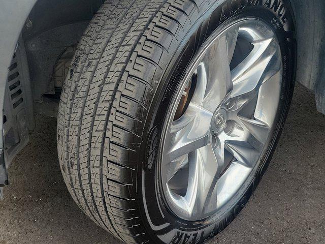 used 2015 Toyota Highlander car, priced at $19,326