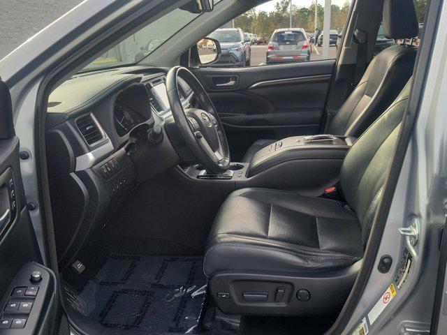 used 2015 Toyota Highlander car, priced at $19,326