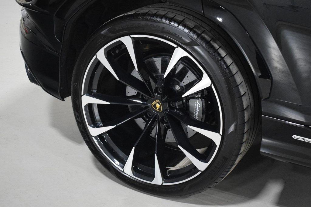 used 2023 Lamborghini Urus car, priced at $224,999