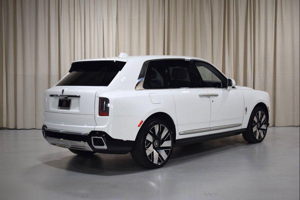 new 2026 Rolls-Royce Cullinan car, priced at $483,450