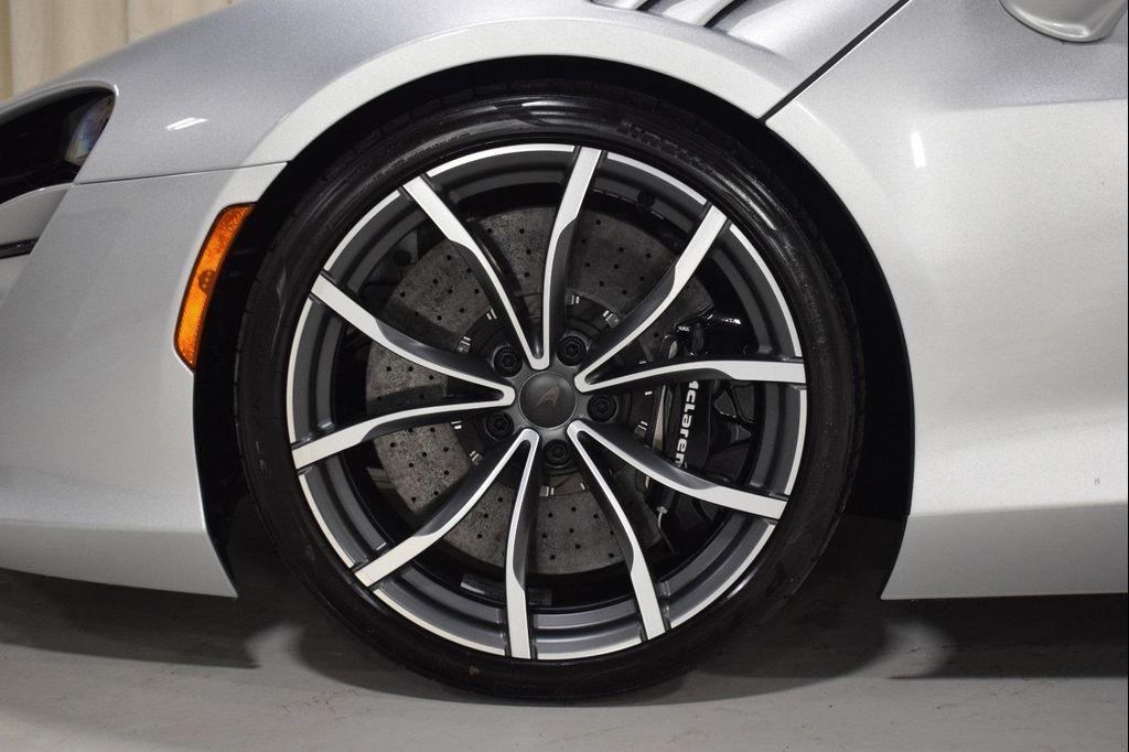 new 2025 McLaren Artura car, priced at $307,900