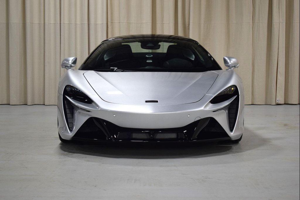 new 2025 McLaren Artura car, priced at $307,900