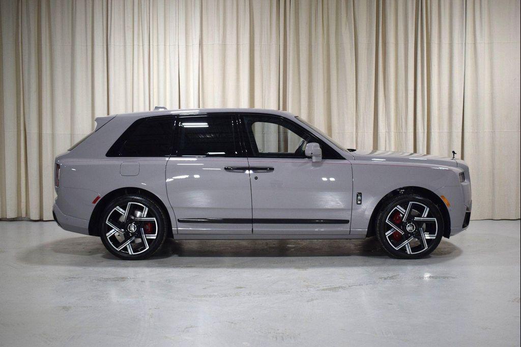 new 2026 Rolls-Royce Cullinan car, priced at $614,350