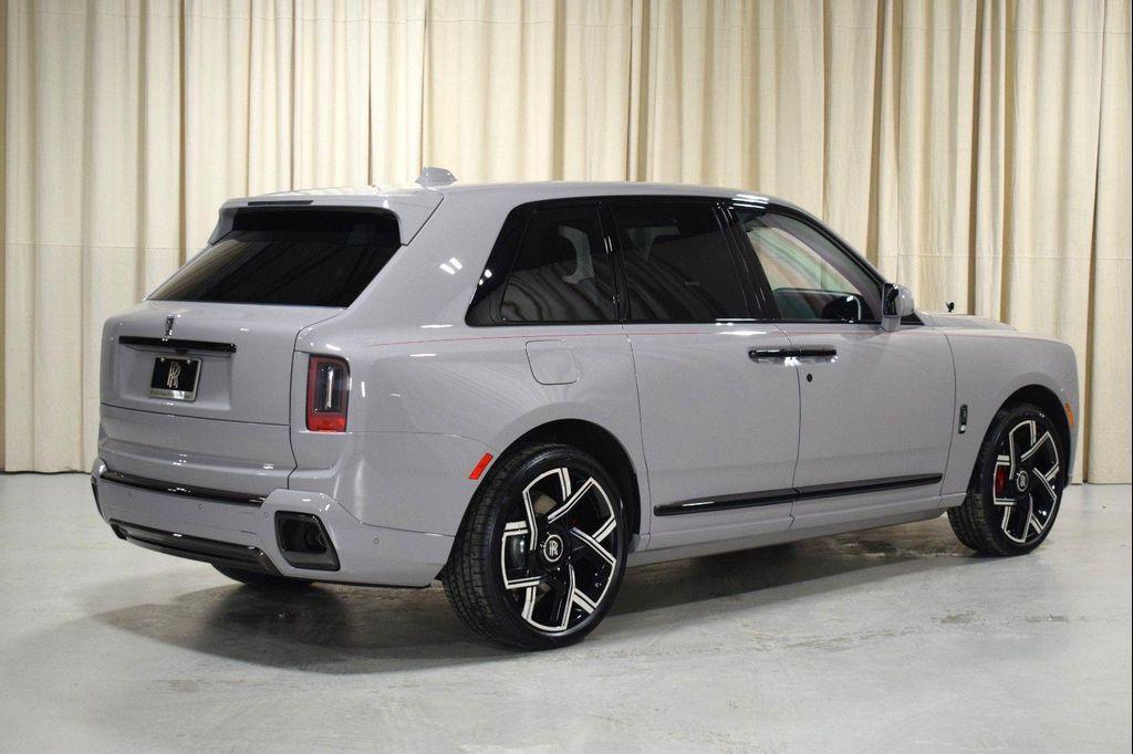 new 2026 Rolls-Royce Cullinan car, priced at $614,350