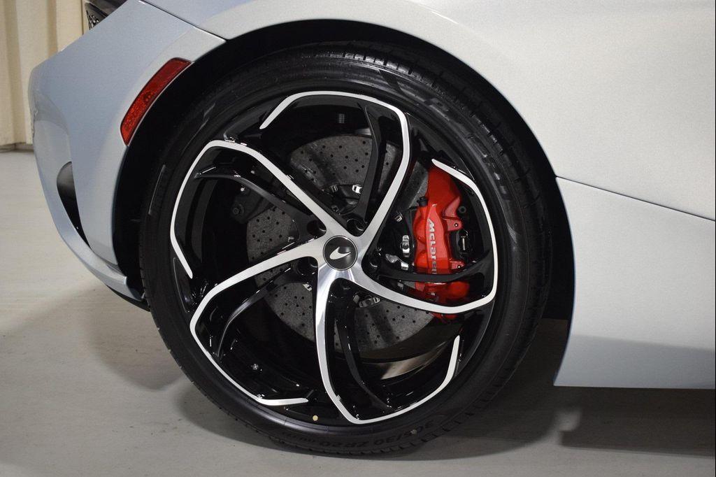 new 2025 McLaren 750S car, priced at $423,130