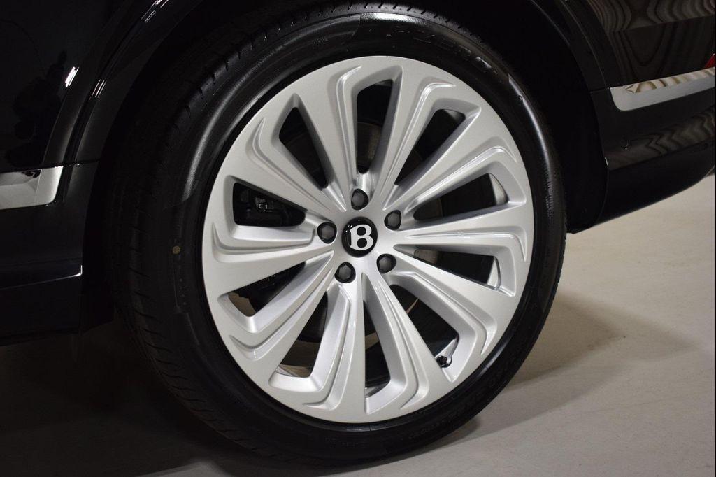 new 2025 Bentley Bentayga car, priced at $275,690