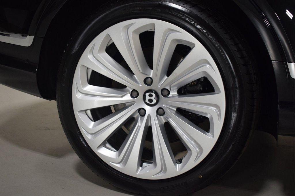 new 2025 Bentley Bentayga car, priced at $275,690