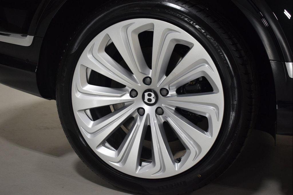 new 2025 Bentley Bentayga car, priced at $275,690