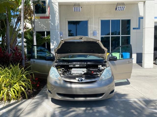 used 2006 Toyota Sienna car, priced at $12,900