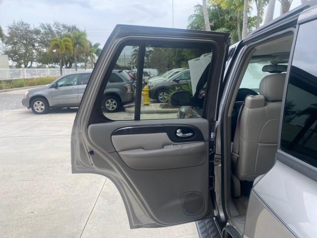 used 2006 GMC Envoy car, priced at $11,900