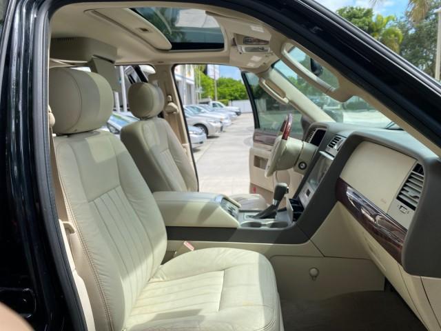 used 2004 Lincoln Navigator car, priced at $15,900