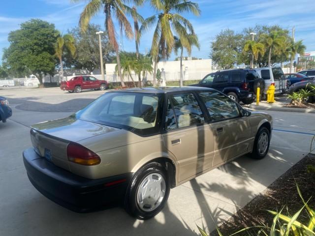 used 1995 Saturn SL car, priced at $5,900