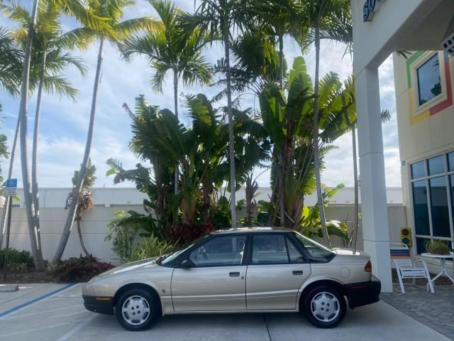 used 1995 Saturn SL car, priced at $5,900