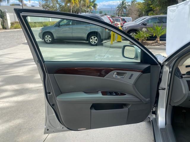 used 2009 Toyota Avalon car, priced at $13,900