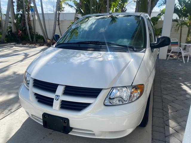 used 2006 Dodge Caravan car, priced at $10,900