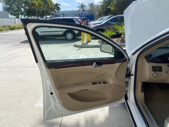 used 2008 Buick Lucerne car, priced at $11,900