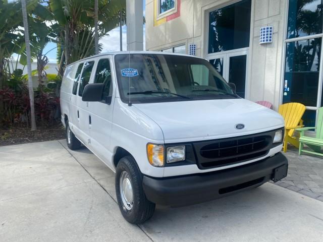 used 2000 Ford E150 car, priced at $9,900