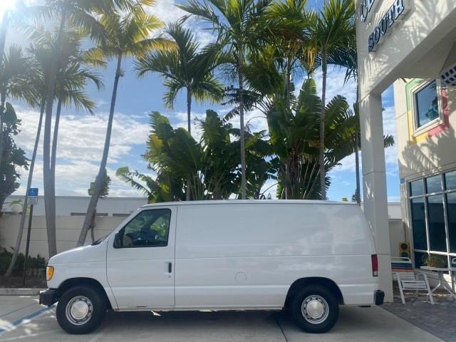 used 2000 Ford E150 car, priced at $9,900