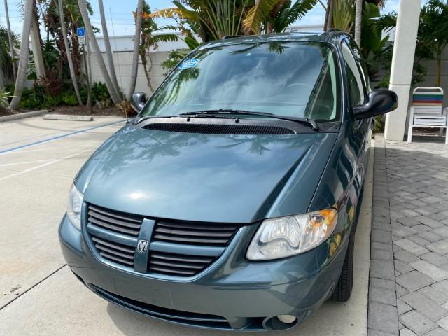 used 2007 Dodge Grand Caravan car, priced at $15,900