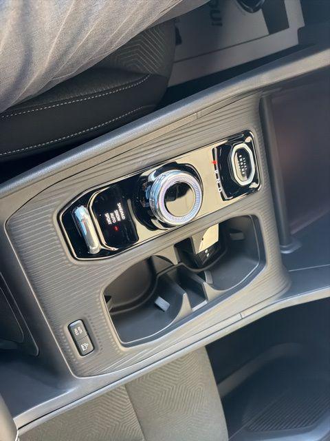 new 2026 Jeep Cherokee car, priced at $38,485