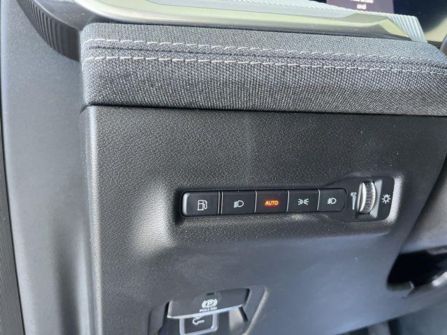 new 2026 Jeep Cherokee car, priced at $39,004