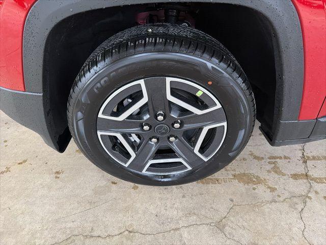 new 2026 Jeep Cherokee car, priced at $42,379