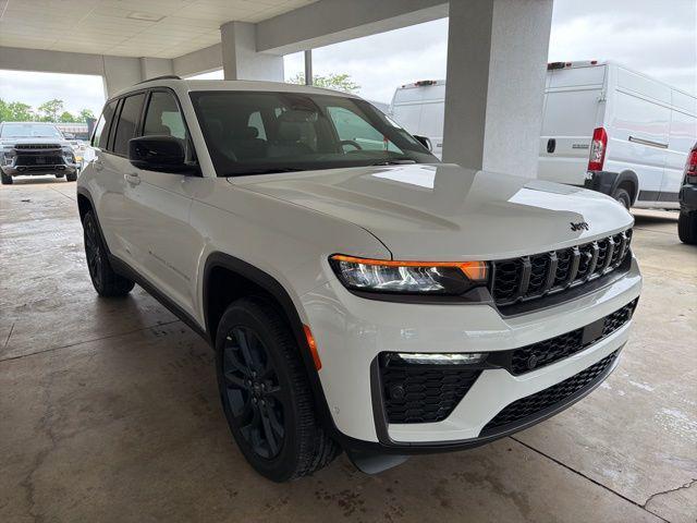 new 2026 Jeep Grand Cherokee car, priced at $47,802