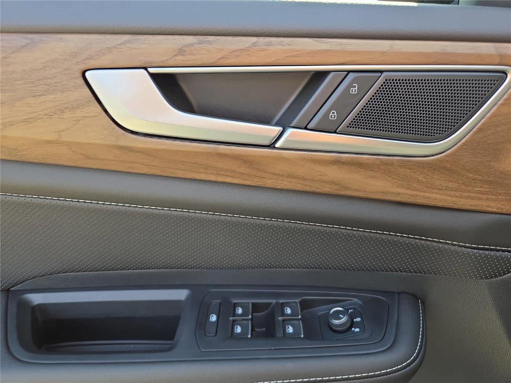 new 2026 Volkswagen Atlas car, priced at $44,519