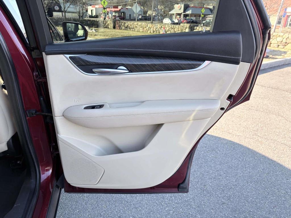 used 2018 Cadillac XT5 car, priced at $16,674