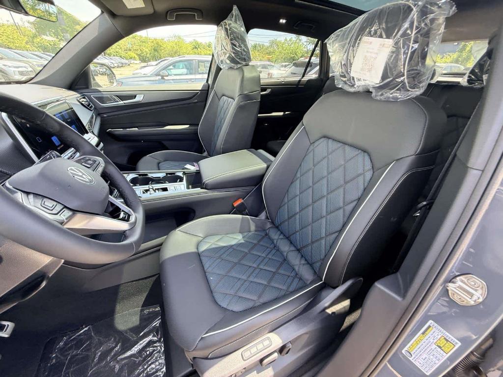 new 2026 Volkswagen Atlas Cross Sport car, priced at $51,736