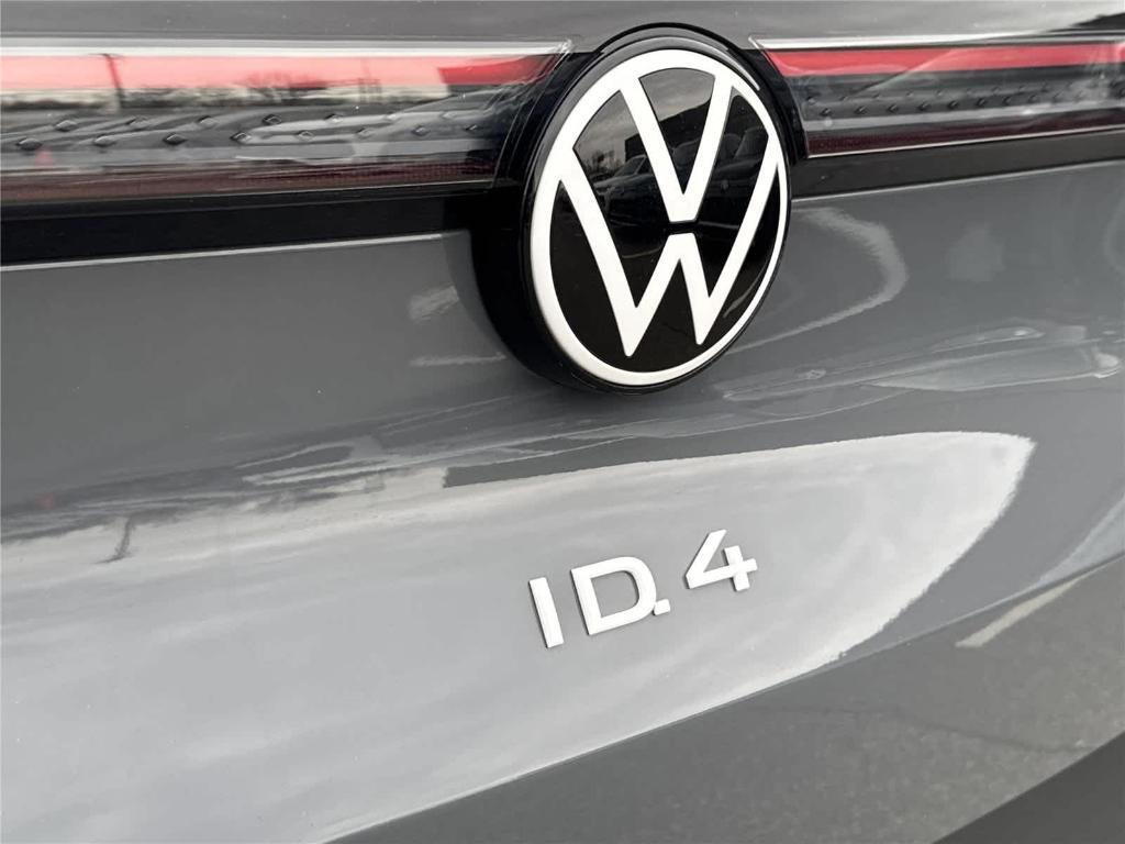 new 2025 Volkswagen ID.4 car, priced at $41,090