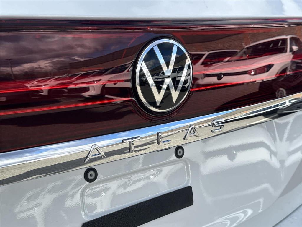new 2026 Volkswagen Atlas car, priced at $44,878