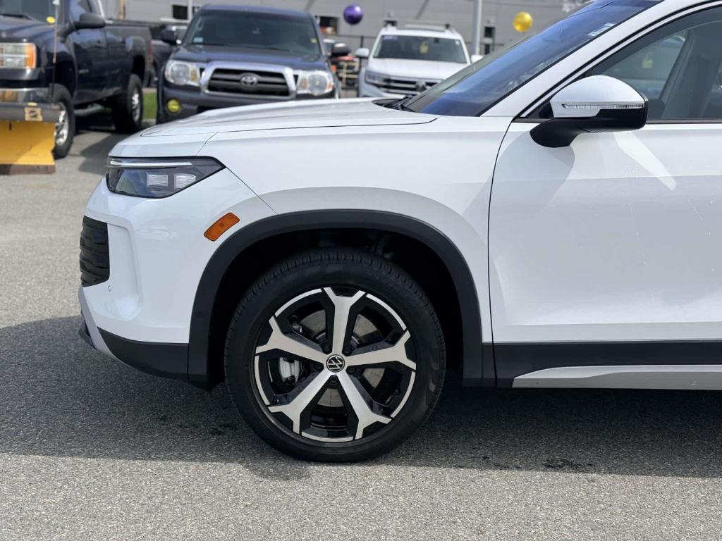 used 2025 Volkswagen Tiguan car, priced at $32,928